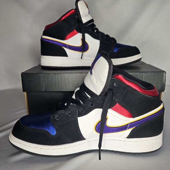 Jordan 1 Mid "Rivals" - Picture 3 of 11